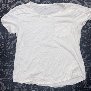 Plain white tee, with corner pocket
